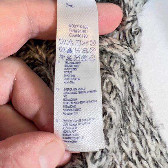 Forever 21 Cable Knit Sweater Woman's S 100% Acrylic Grey & Black w/ Jewel Neck - Picture 4 of 13